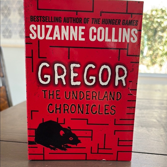 Gregor the Underland Chronicles Set - Picture 2 of 8